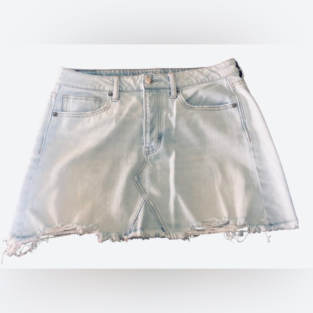 AE Mid Rise Curvy Denim Mini Skirt Size 8 W/Fringe Hem Button-Fly Light Wash